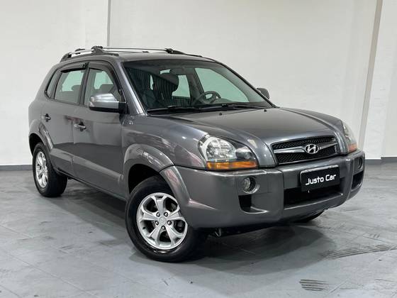 HYUNDAI TUCSON 2.0 MPFI GLS 16V 143CV 2WD FLEX 4P AUTOMÁTICO HYUNDAI TUCSON 2.0 MPFI GLS 16V 143CV 2WD FLEX 4P AUTOMÁTICO